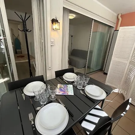 Ferienhaus Cosy With Terrace 200m From The Sandy Beaches Wifi