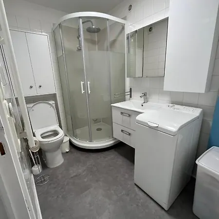 בית נופש Cosy With Terrace 200m From The Sandy Beaches Wifi