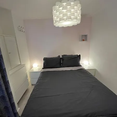 בית נופש Cosy With Terrace 200m From The Sandy Beaches Wifi *